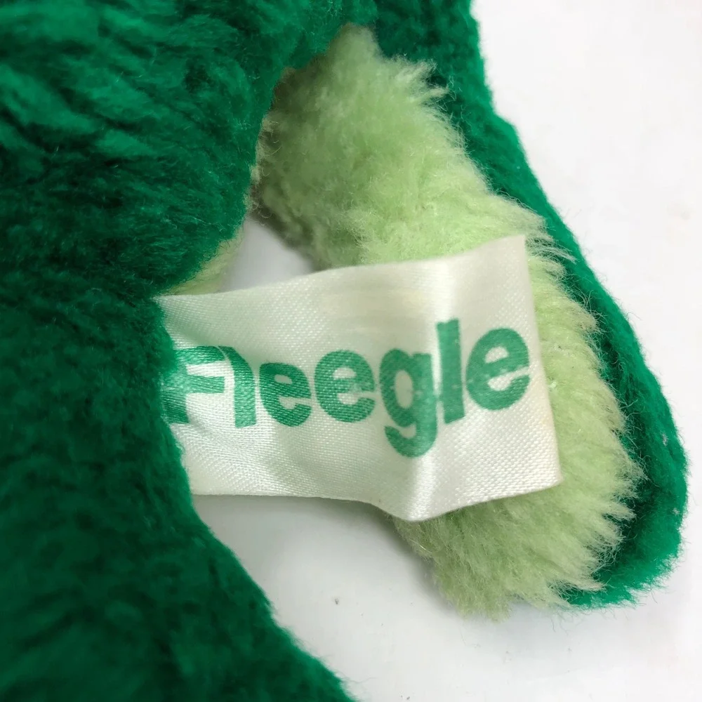 Vintage Russ Fleegle Frog Plush Green Nut Shell Stuffed‎ Animal 149